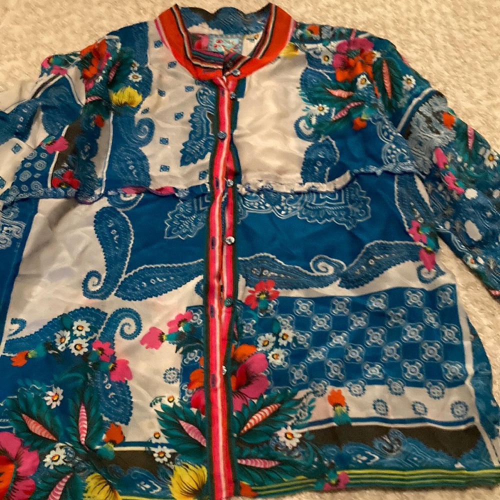 Johnny was blouse. Rayon